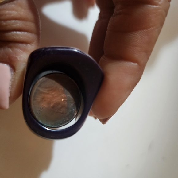 Black and Gray Plastic Statement Ring Size 7 - Picture 7 of 8